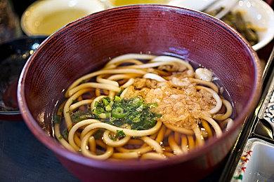 《博德之门3》新角色介绍视频：变形女刺客腥红奥林